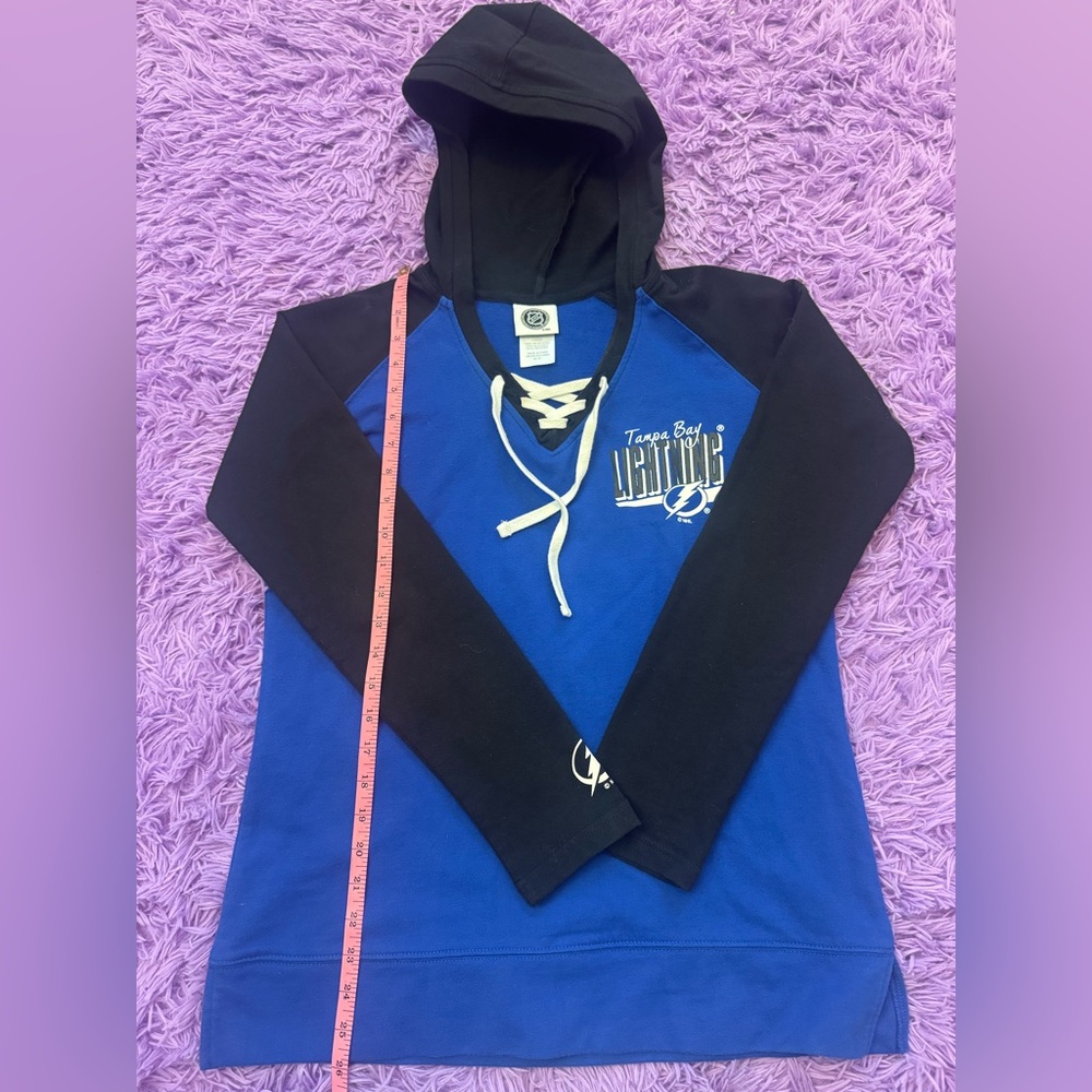 Women’s Tampa Bay Lightning Blue and Black Lace-Up Hoodie. Sz Medium
